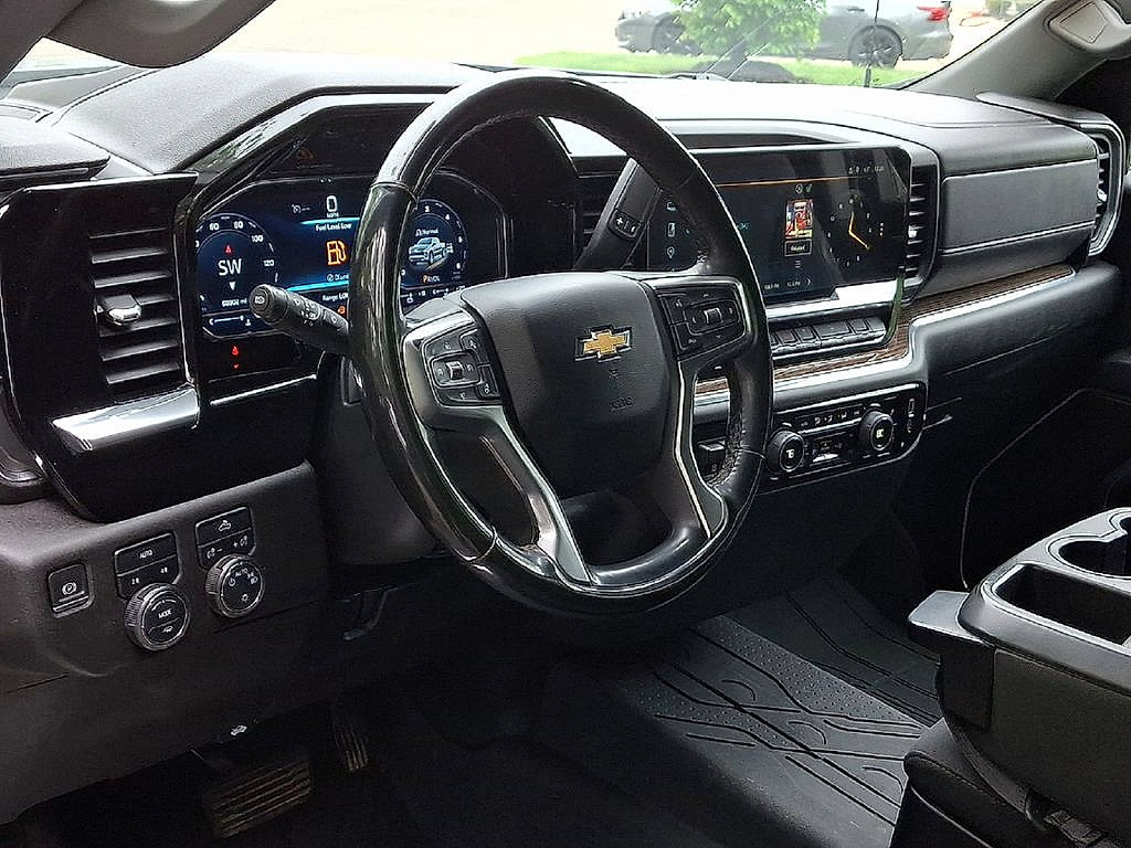 Used 2023 Chevrolet Silverado 1500 LT w/ Convenience Package II AWD/4WD image 27