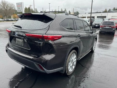 Used 2022 Toyota Highlander Limited image 4