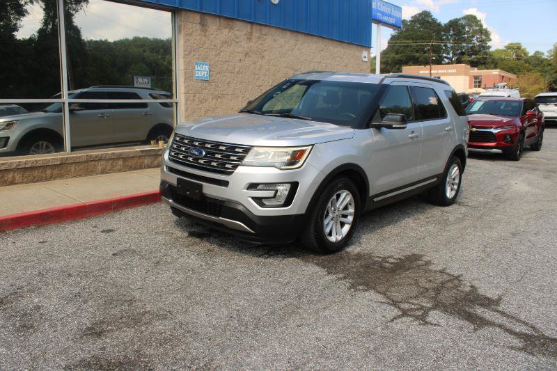 Used 2016 Ford Explorer XLT FWD image 3