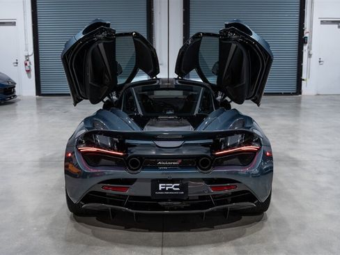 Used 2018 McLaren 720S Performance RWD image 34
