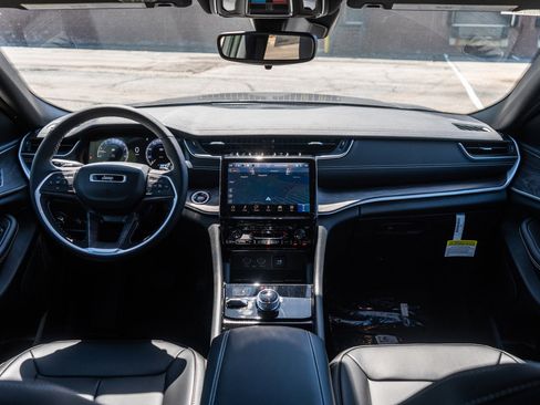 New 2025 Jeep Grand Cherokee L Limited w/ Trailer Tow Package image 14