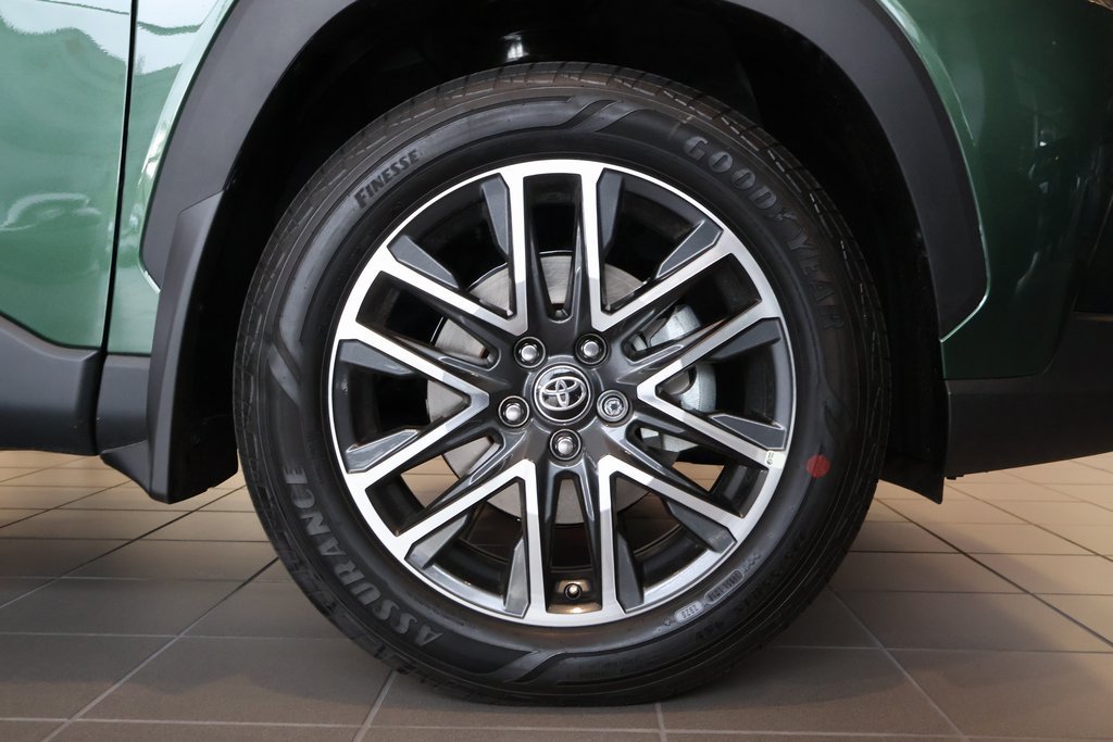 Used 2026 Toyota Corolla Cross XLE w/ Convenience Package FWD image 15