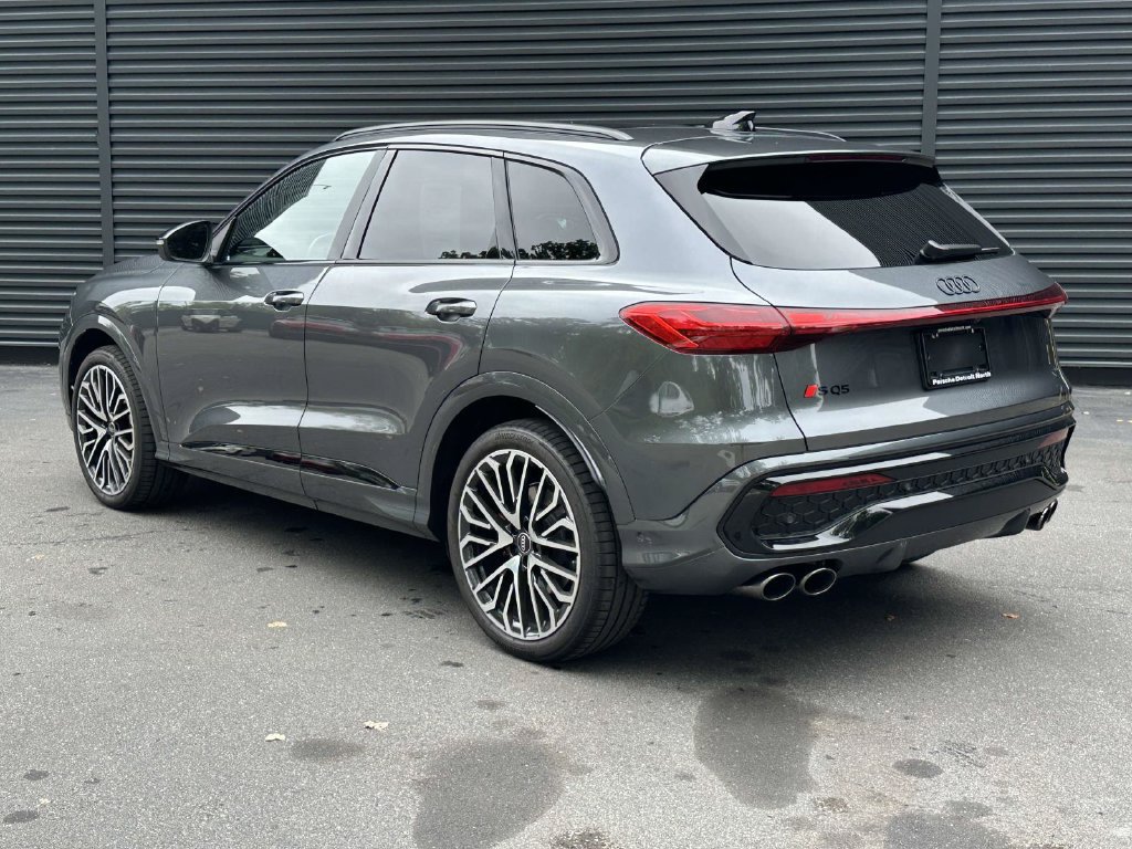 Used 2025 Audi SQ5 Prestige w/ Prestige Package AWD/4WD image 3