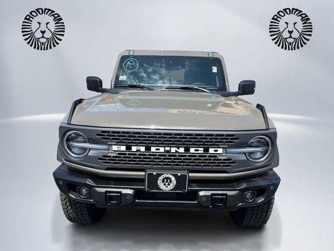 Used 2025 Ford Bronco Badlands AWD/4WD image 2