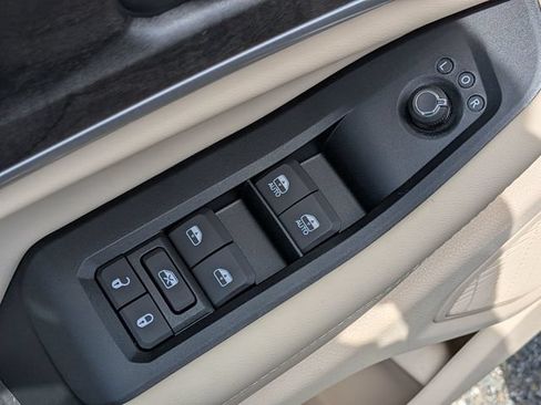 New 2026 Jeep Grand Cherokee Limited w/ Limited Altitude Package AWD/4WD image 23