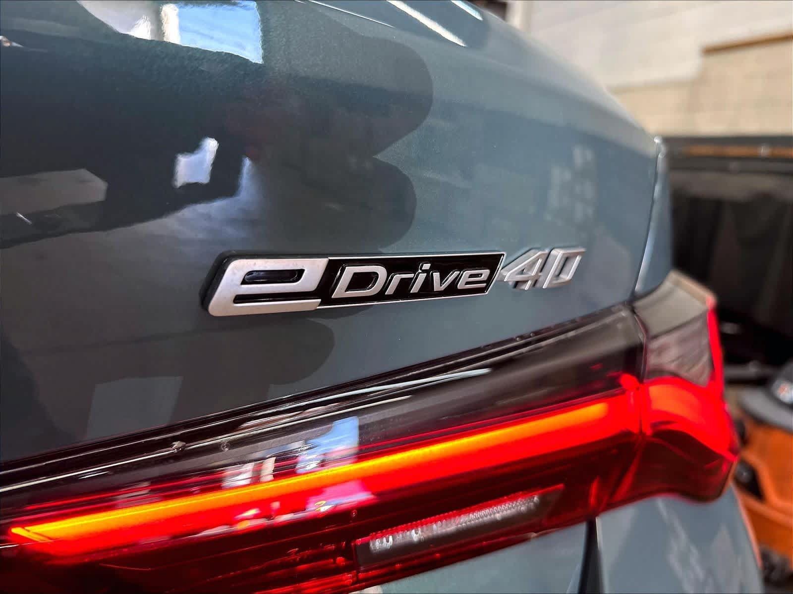 Used 2025 BMW i4 eDrive40 w/ Premium Package RWD image 11