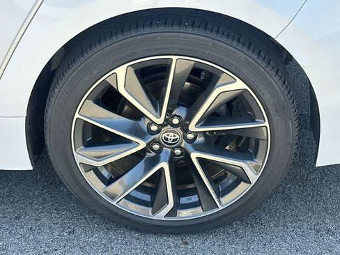 Used 2021 Toyota Corolla SE w/ SE Premium Package FWD image 5
