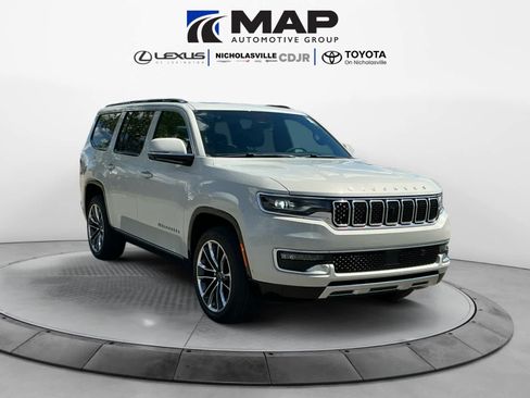 Used 2022 Jeep Wagoneer Series III w/ Premium Group I AWD/4WD image 7