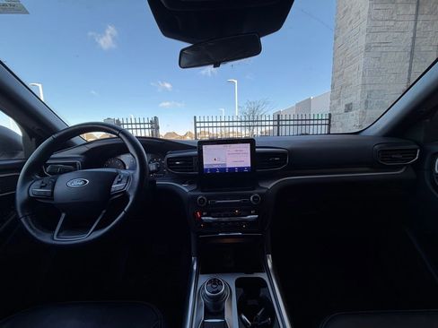 Used 2020 Ford Explorer XLT w/ Equipment Group 202A image 24