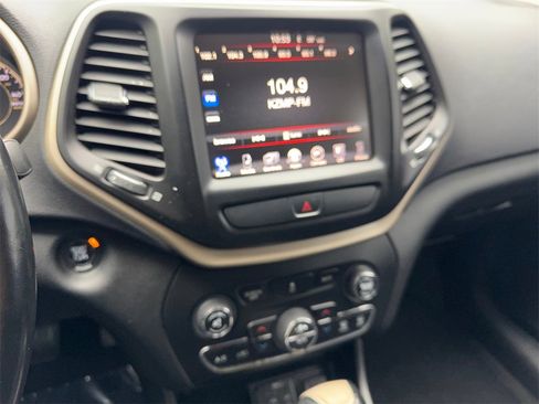Used 2016 Jeep Cherokee Limited image 62