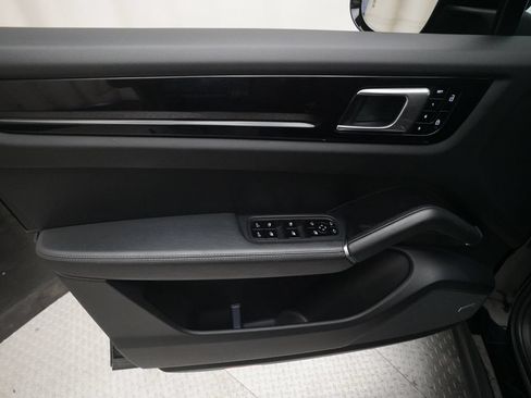 Used 2020 Porsche Cayenne S AWD/4WD image 11