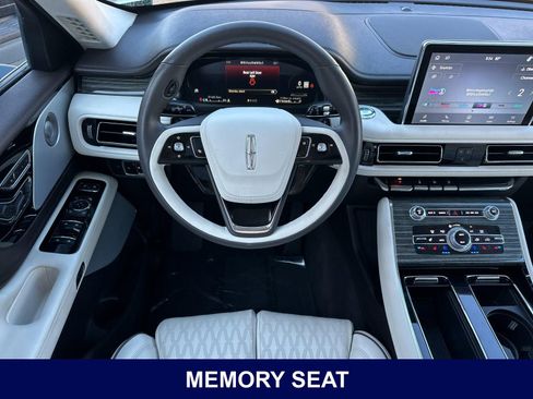 Used 2024 Lincoln Aviator Black Label AWD/4WD image 17