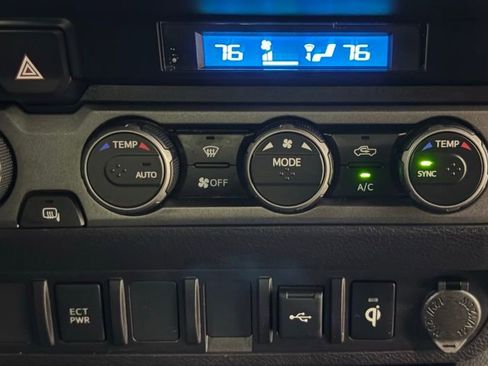 Used 2021 Toyota Tacoma TRD Sport image 28