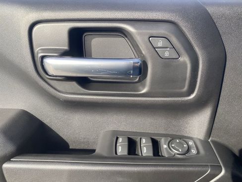 Used 2025 Chevrolet Silverado 1500 Custom image 22