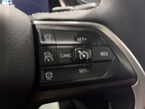 Used 2024 Jeep Grand Cherokee Limited 4xe AWD/4WD image 17