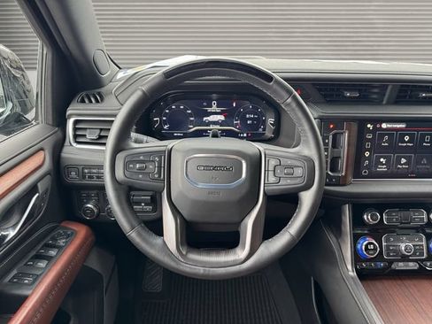 Used 2024 GMC Yukon Denali Ultimate AWD/4WD image 13