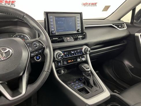 Used 2020 Toyota RAV4 XLE Premium image 19