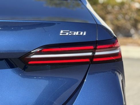 Used 2025 BMW 530i w/ Premium Package image 14