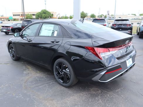 New 2026 Hyundai Elantra Sport FWD image 9