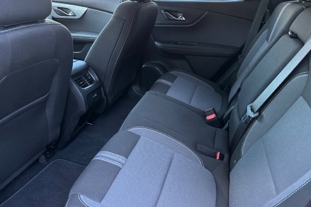 New 2026 Chevrolet Blazer LT w/ Midnight/Sport Edition FWD image 12