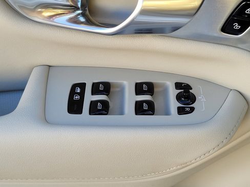 Certified 2023 Volvo XC90 T8 Ultimate w/ Lounge Package image 17