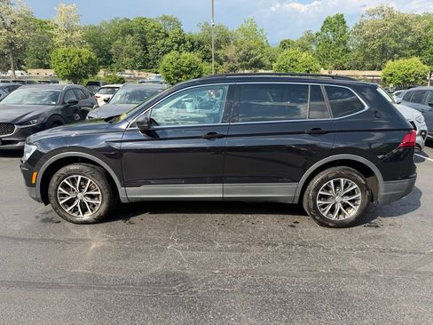 Used 2019 Volkswagen Tiguan SE w/ Panoramic Sunroof Package AWD/4WD image 3