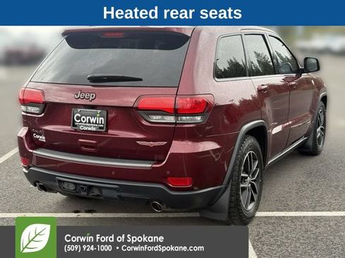 Used 2017 Jeep Grand Cherokee Trailhawk w/ Trailhawk Luxury Group AWD/4WD image 16