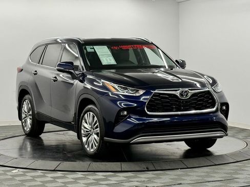 Used 2026 Toyota Highlander Platinum image 6
