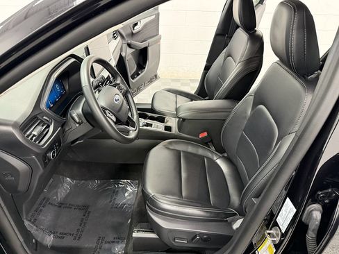 Used 2025 Ford Escape Platinum AWD/4WD image 10