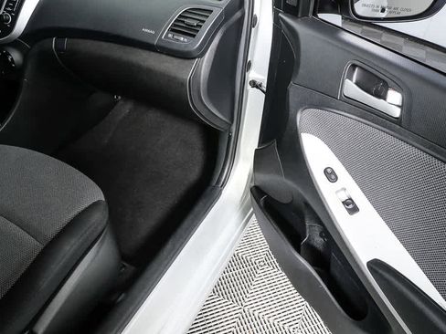 Used 2014 Hyundai Accent GS image 25