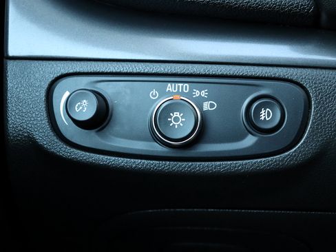 Used 2017 Buick Encore Essence FWD image 28
