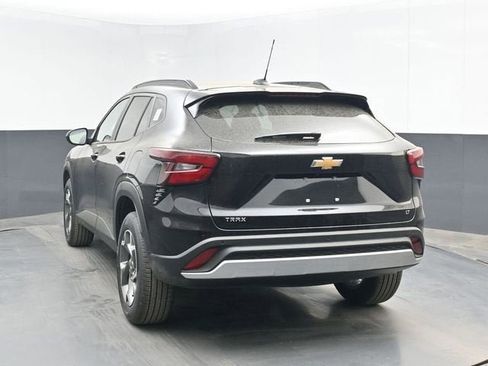 New 2026 Chevrolet Trax LT image 12