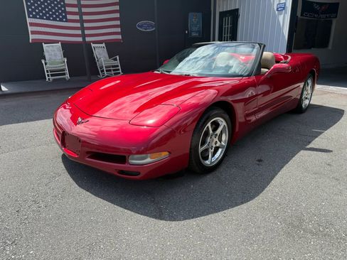 Used 2002 Chevrolet Corvette Convertible w/ Preferred Equipment Group2 RWD image 3