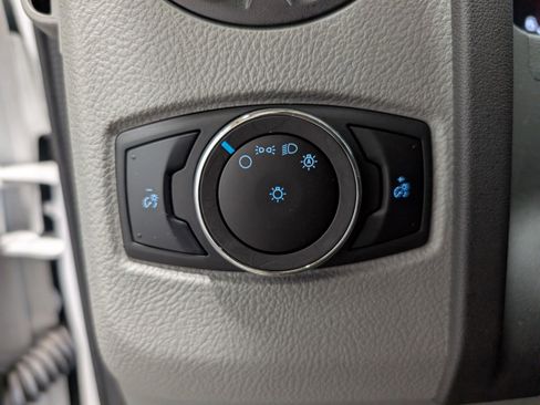 Used 2024 Ford E-350 and Econoline 350 Super Duty image 11