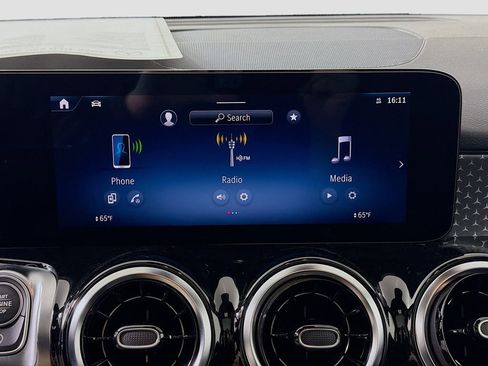 New 2026 Mercedes-Benz GLB 250 4MATIC image 16
