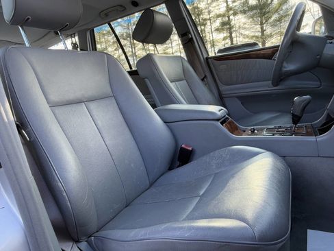 Used 2002 Mercedes-Benz E 320 Wagon image 14