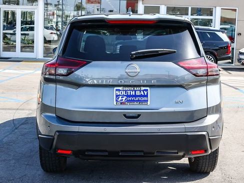 Used 2024 Nissan Rogue SV FWD image 5