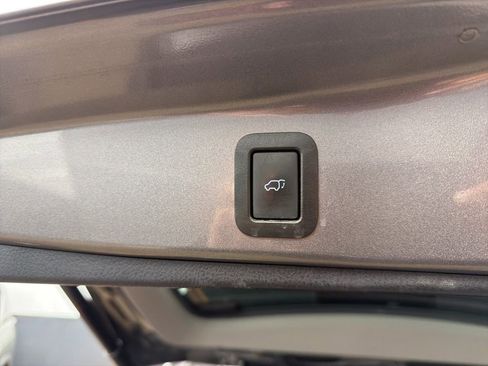 Used 2018 Toyota Highlander XLE image 40