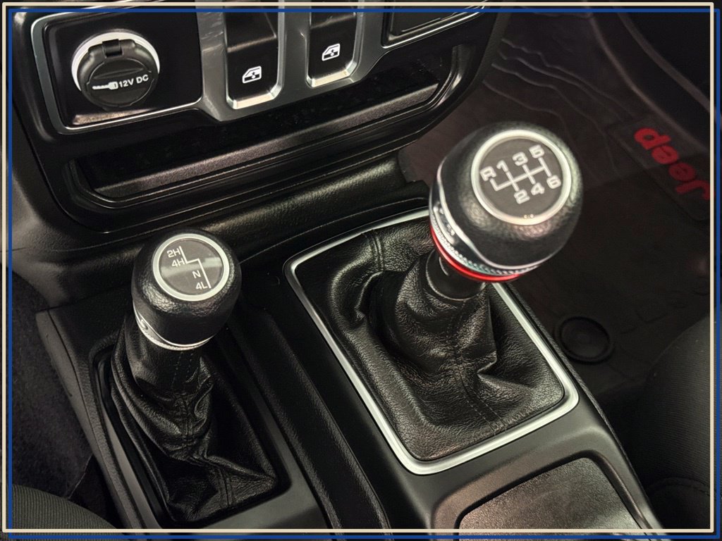 Used 2022 Jeep Wrangler Sport AWD/4WD image 30