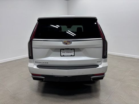 Used 2022 Cadillac Escalade Premium Luxury AWD/4WD image 8