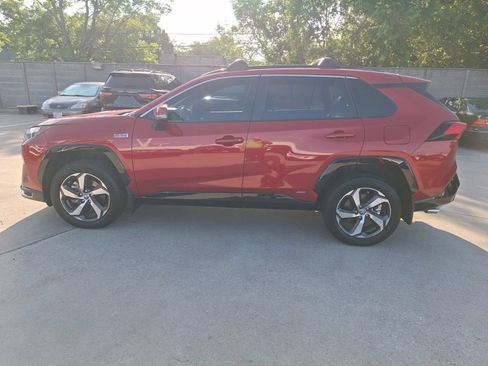 Used 2024 Toyota RAV4 SE w/ Weather & Moonroof Package AWD/4WD image 3