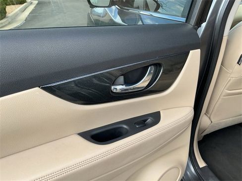 Used 2016 Nissan Rogue SL w/ SL Premium Package image 21