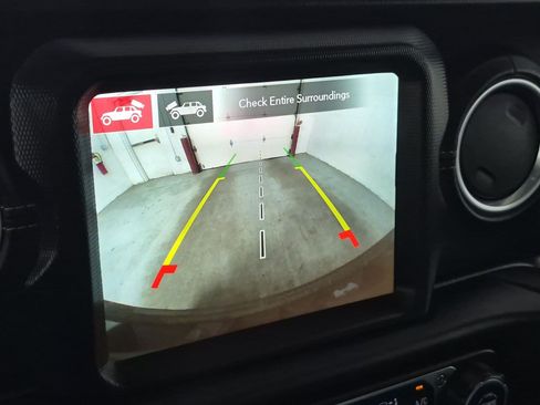 Used 2021 Jeep Wrangler Unlimited Sahara w/ Cold Weather Group AWD/4WD image 27