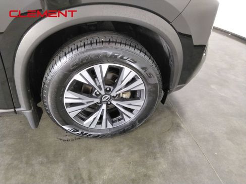 Used 2023 Nissan Rogue SV AWD/4WD image 30