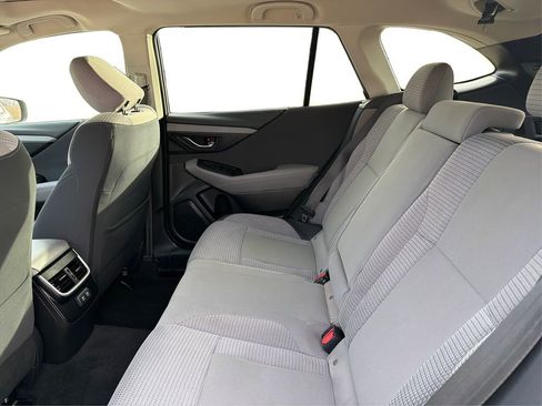 Used 2022 Subaru Outback Premium image 11