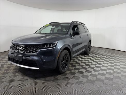 Certified 2022 Kia Sorento S w/ Panoramic Sunroof Package image 3