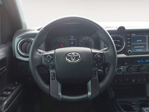 Certified 2022 Toyota Tacoma TRD Off-Road w/ Technology Package AWD/4WD image 12