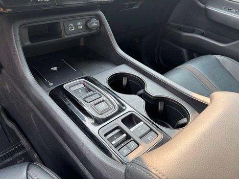 Used 2025 Honda Pilot EX-L image 28