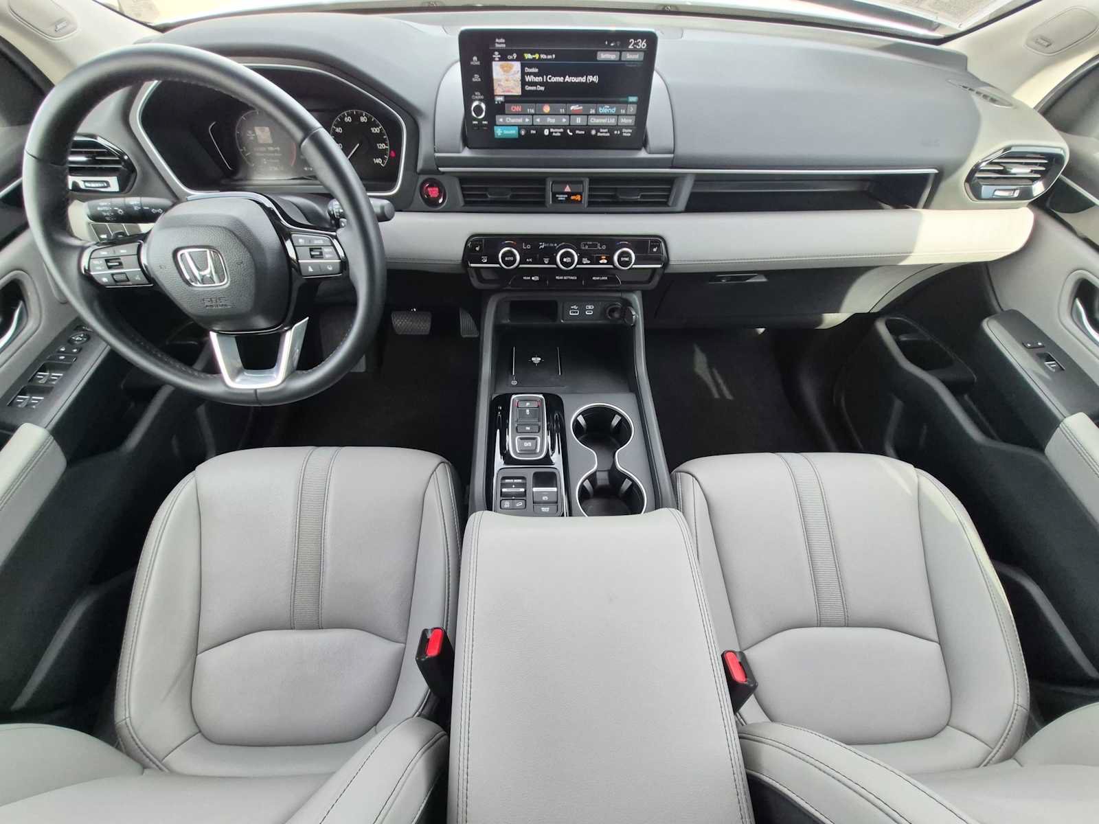 Certified 2025 Honda Pilot Touring image 14