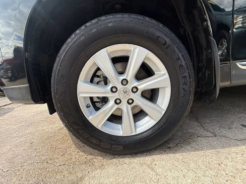Used 2013 Toyota Highlander SE FWD image 24